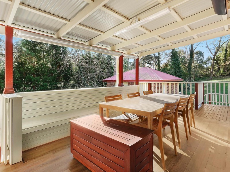 11 Waratah Road, Wentworth Falls NSW 2782