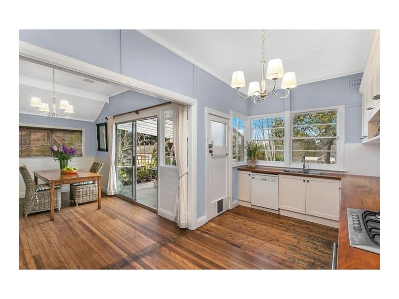 8 Russell Road, Leura NSW 2780