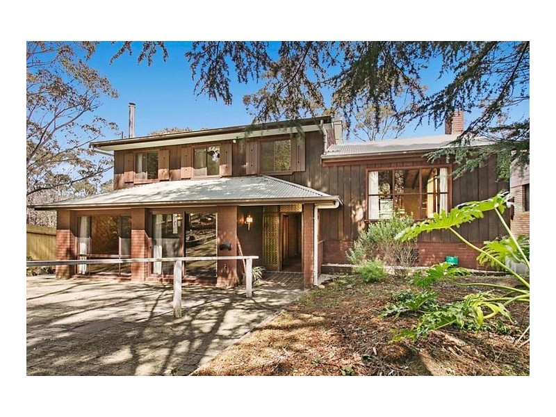 2 Victoria Street, Wentworth Falls NSW 2782