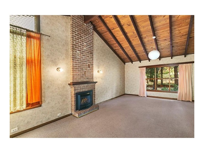 2 Victoria Street, Wentworth Falls NSW 2782