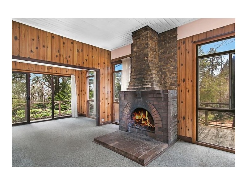 14 Somerville Street, Wentworth Falls NSW 2782