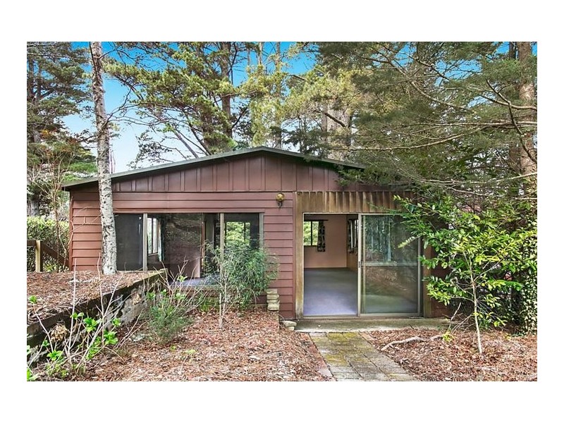 14 Somerville Street, Wentworth Falls NSW 2782