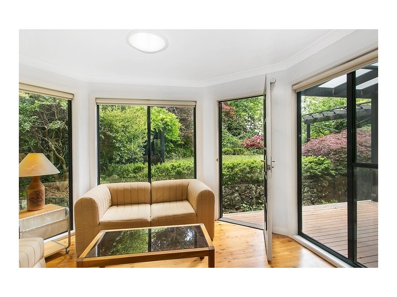 15 Mimosa Avenue, Wentworth Falls NSW 2782