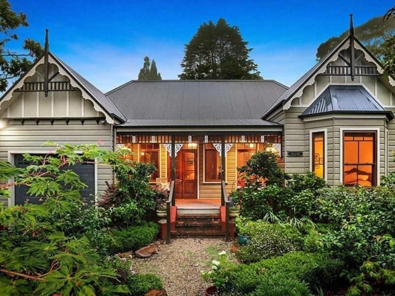 17 Chelmsford Avenue, Blackheath NSW 2785