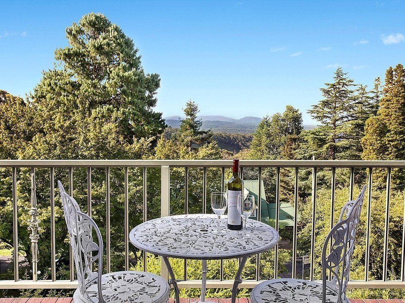 10 Angel Street, Wentworth Falls NSW 2782