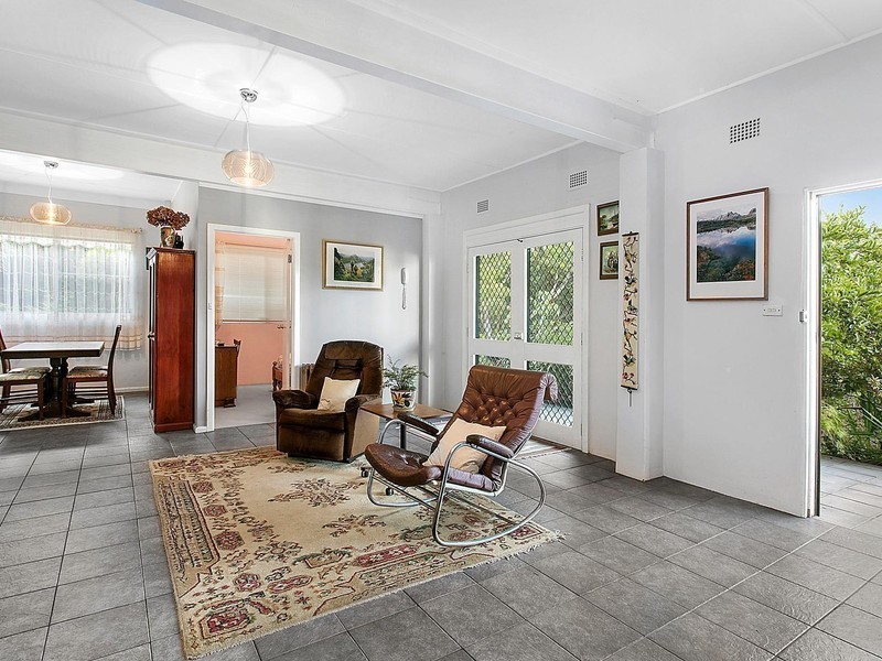 10 Angel Street, Wentworth Falls NSW 2782