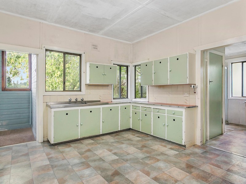 15 Westbourne Avenue, Wentworth Falls NSW 2782