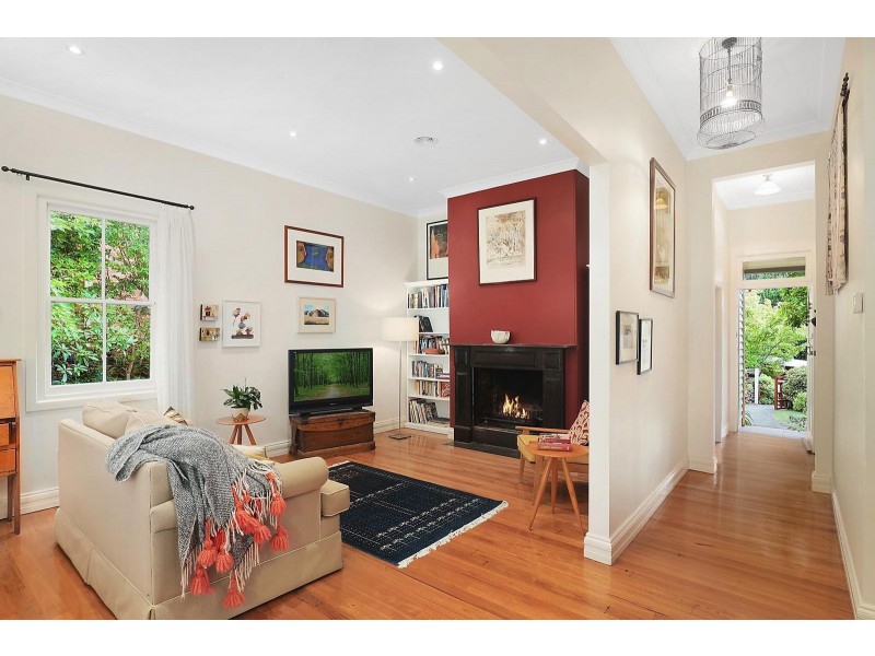 8 Olympian Parade, Leura NSW 2780