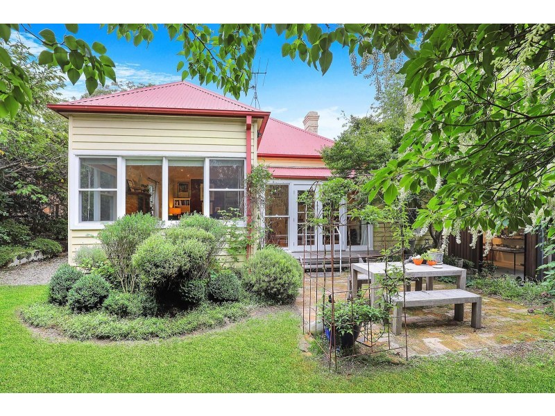 8 Olympian Parade, Leura NSW 2780