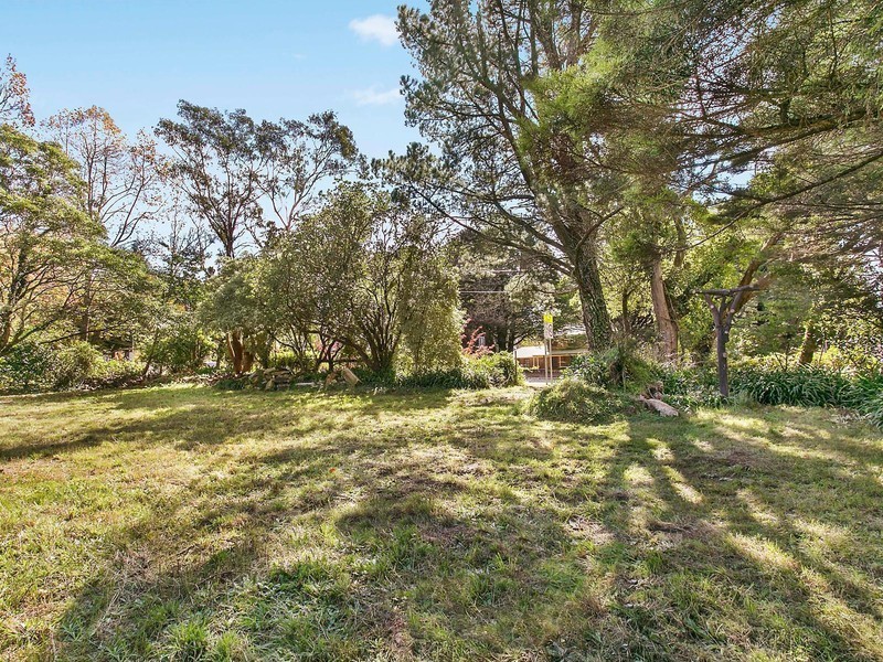 73 Falls Road, Wentworth Falls NSW 2782