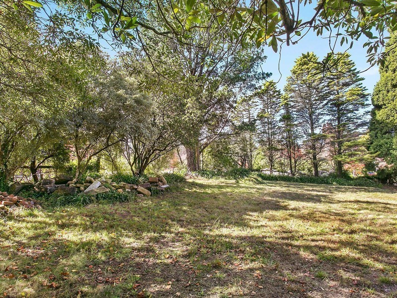 73 Falls Road, Wentworth Falls NSW 2782