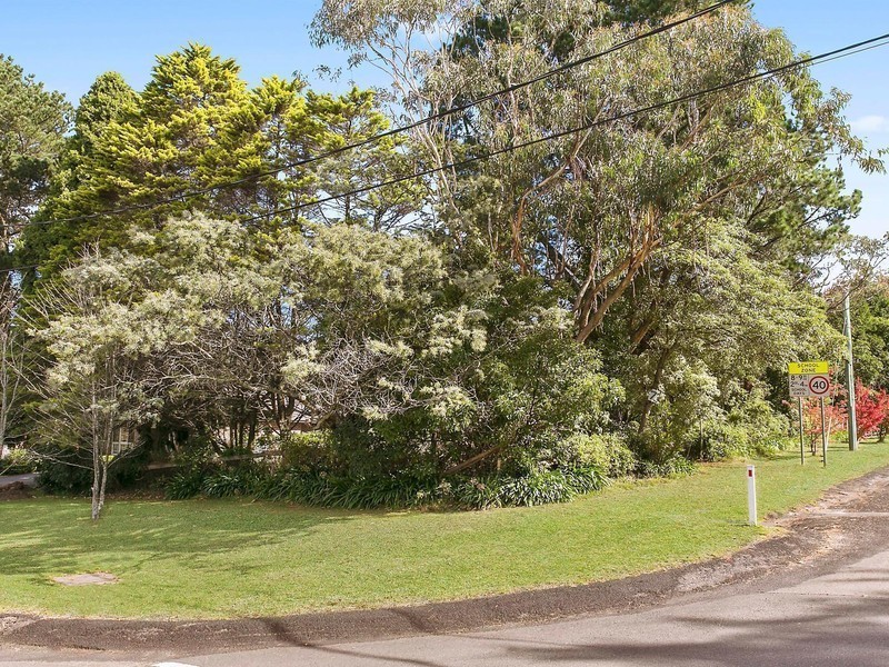 73 Falls Road, Wentworth Falls NSW 2782