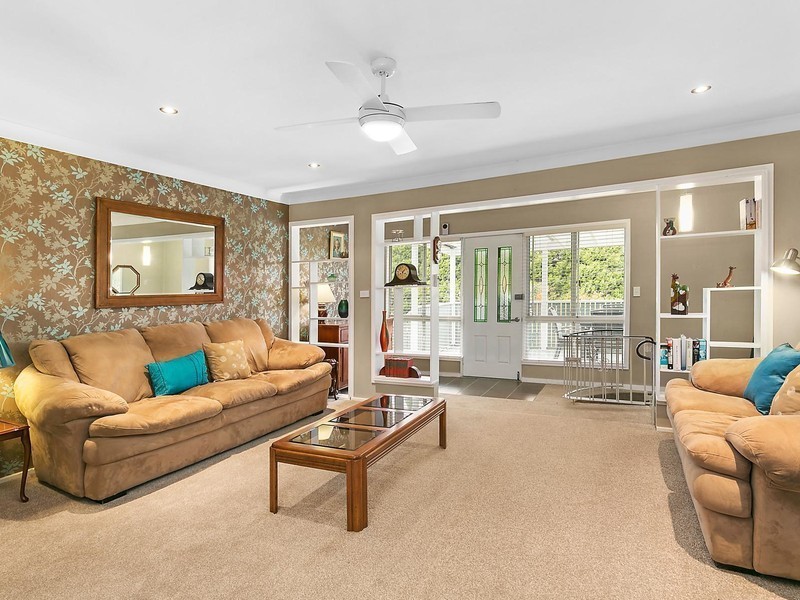 11 Mimosa Avenue, Wentworth Falls NSW 2782