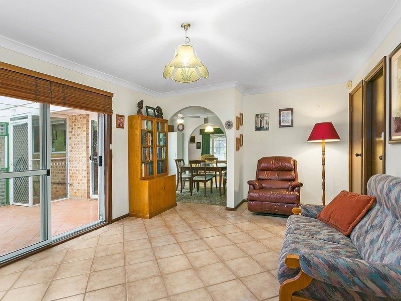 25 Pauline Avenue, Wentworth Falls NSW 2782