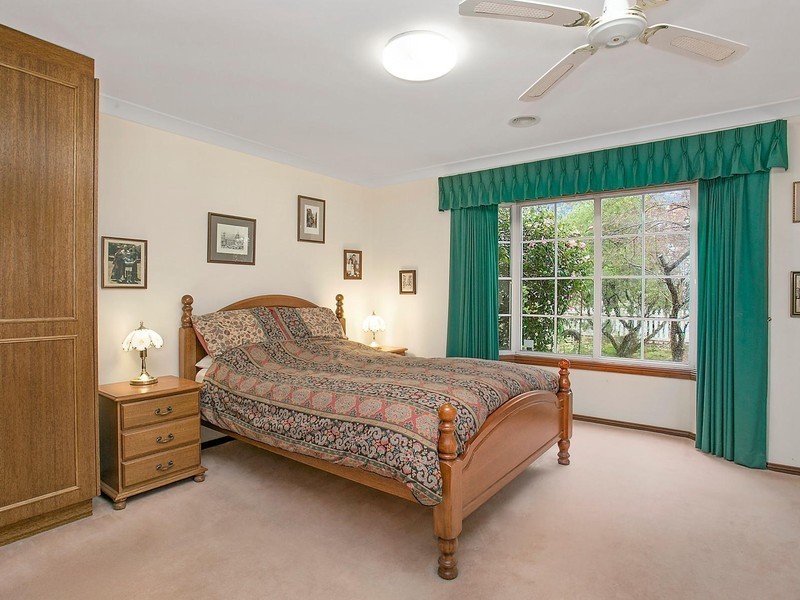 25 Pauline Avenue, Wentworth Falls NSW 2782