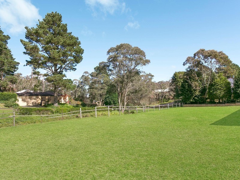 23 Everglades Avenue, Leura NSW 2780