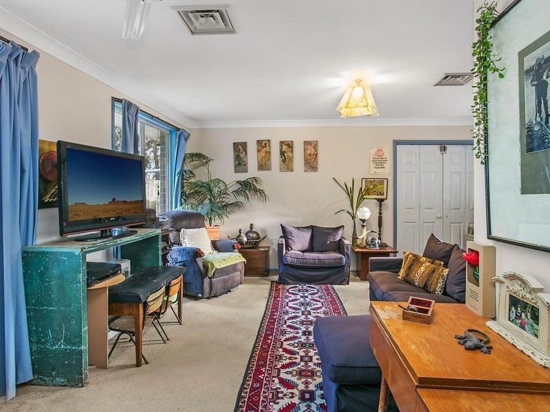 10 Rosebery Street, Wentworth Falls NSW 2782