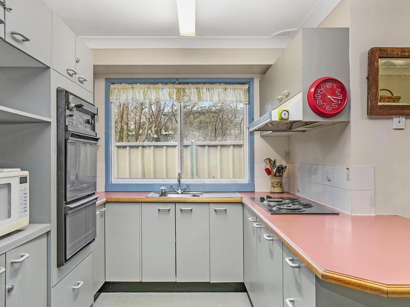 10 Rosebery Street, Wentworth Falls NSW 2782