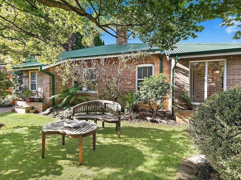 121 Blaxland Road, Wentworth Falls NSW 2782