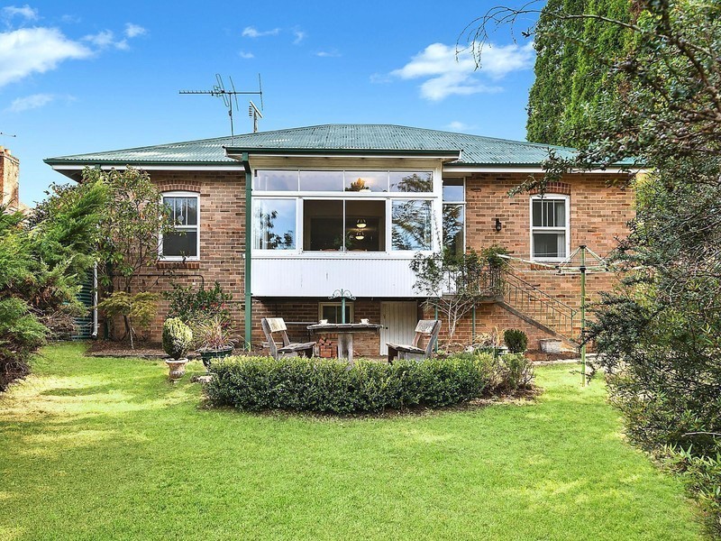 121 Blaxland Road, Wentworth Falls NSW 2782
