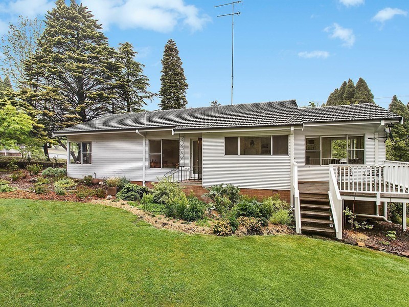69 Gladstone Road, Leura NSW 2780