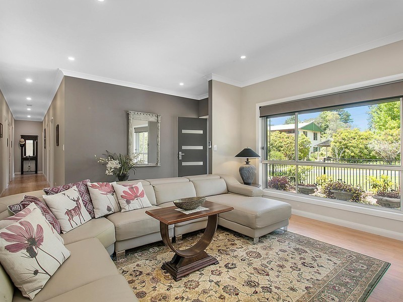 1 Wall Street, Wentworth Falls NSW 2782
