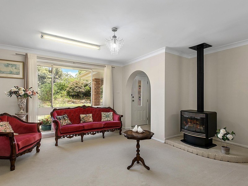 34 Queen Elizabeth Drive, Wentworth Falls NSW 2782