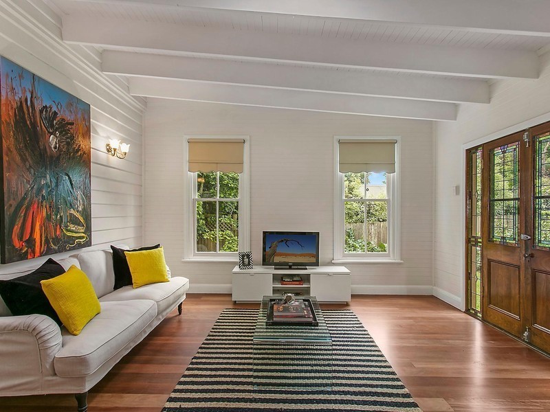 120 Falls Road, Wentworth Falls NSW 2782