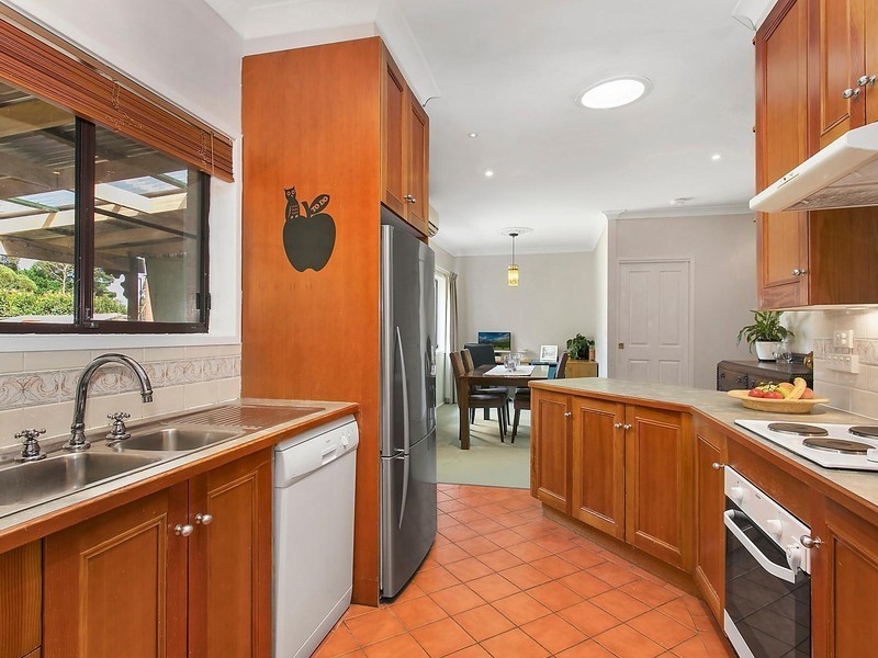 10 Maple Grove, Wentworth Falls NSW 2782