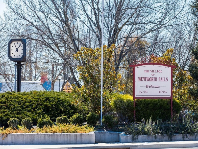 9 and 11 Sandbox Road, Wentworth Falls NSW 2782