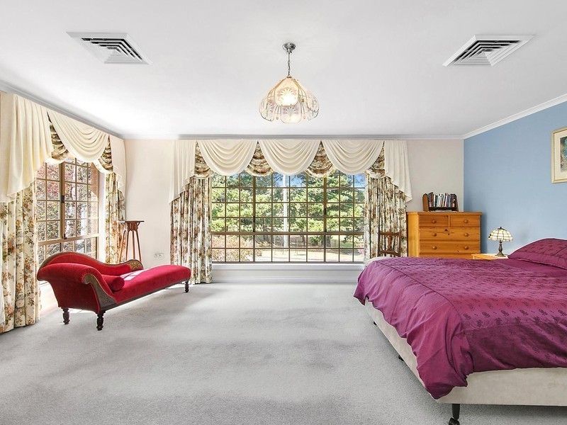 23 Pauline Avenue, Wentworth Falls NSW 2782