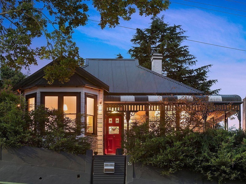 10 Lovel Street, Katoomba NSW 2780