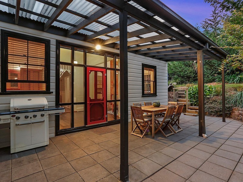 10 Lovel Street, Katoomba NSW 2780