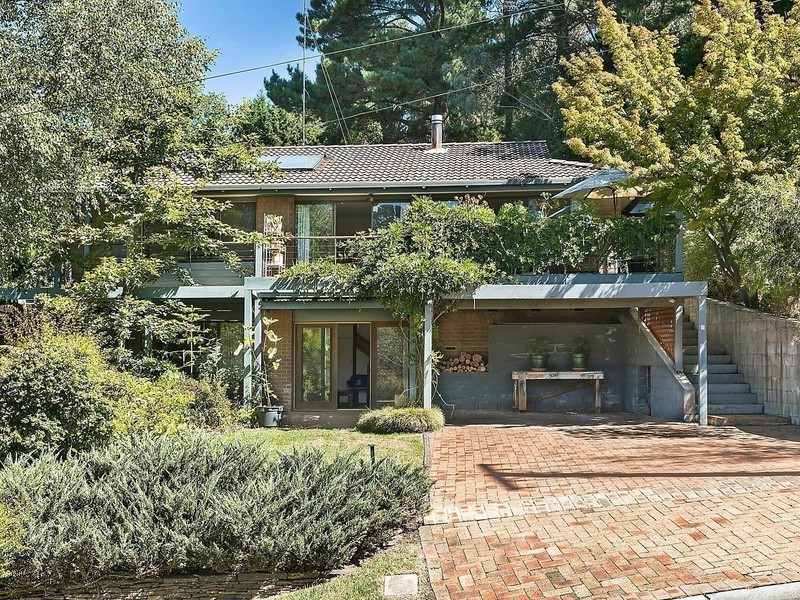 6 Parkes Street, Wentworth Falls NSW 2782