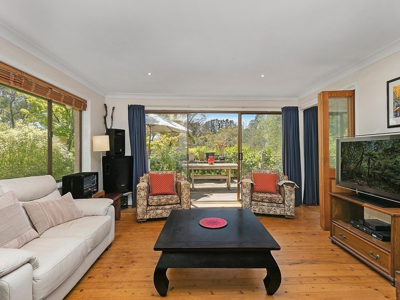 6 Parkes Street, Wentworth Falls NSW 2782