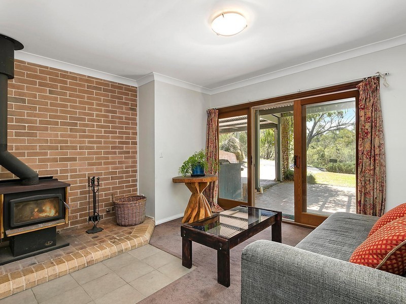 6 Parkes Street, Wentworth Falls NSW 2782