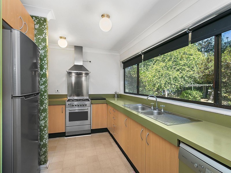 6 Parkes Street, Wentworth Falls NSW 2782