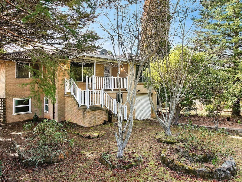 5 Lyle Street, Wentworth Falls NSW 2782