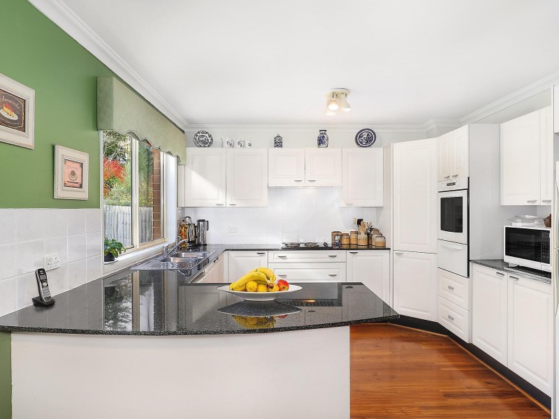 17 Beatty Road, Wentworth Falls NSW 2782