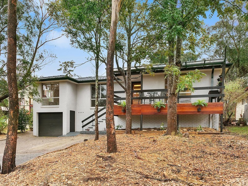 24 Banksia Road, Wentworth Falls NSW 2782