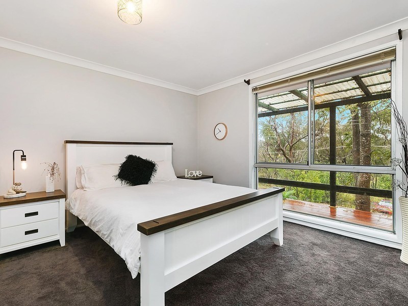 24 Banksia Road, Wentworth Falls NSW 2782