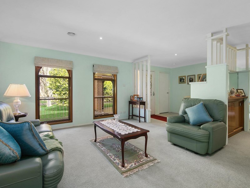 11 Beatty Road, Wentworth Falls NSW 2782