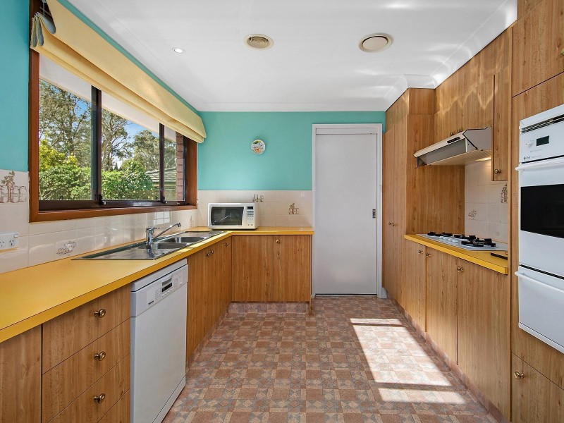 11 Beatty Road, Wentworth Falls NSW 2782