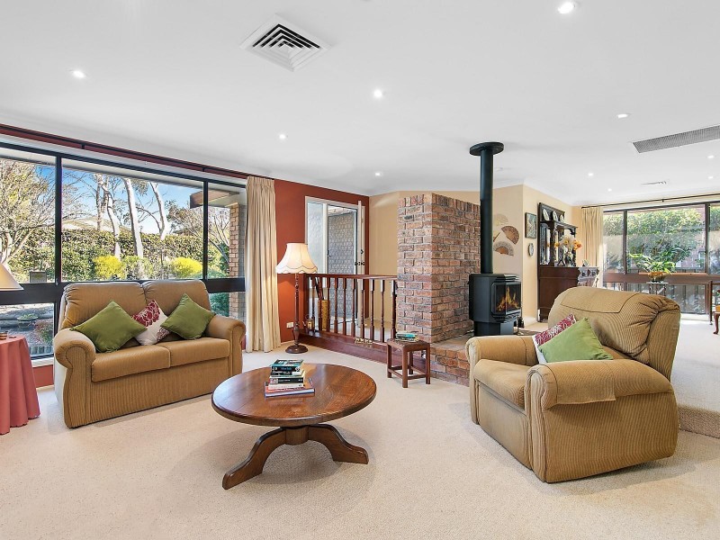 25 Yester Road, Wentworth Falls NSW 2782