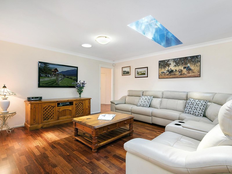 16 Woodbury Street, Woodford NSW 2778