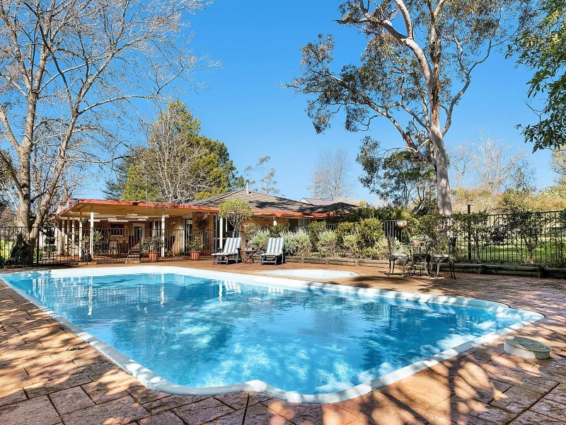 16 Woodbury Street, Woodford NSW 2778