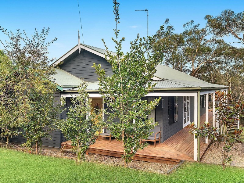 33 Shortland Street, Wentworth Falls NSW 2782