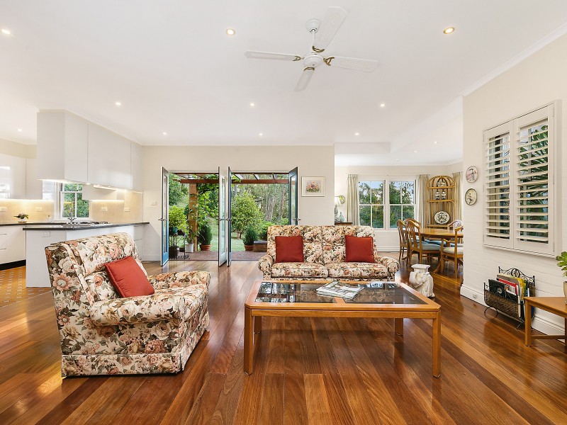 19 Rozelle Street, Wentworth Falls NSW 2782