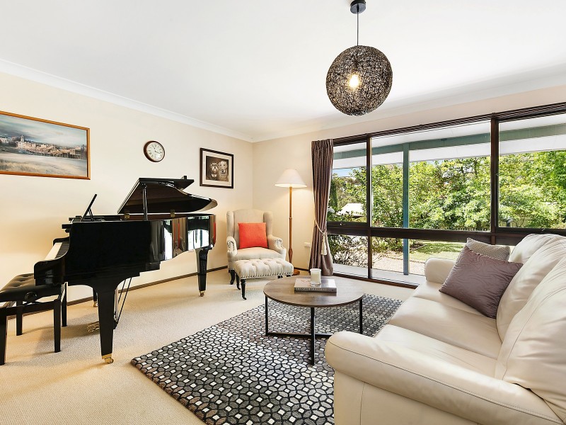 102 Henderson Road, Wentworth Falls NSW 2782