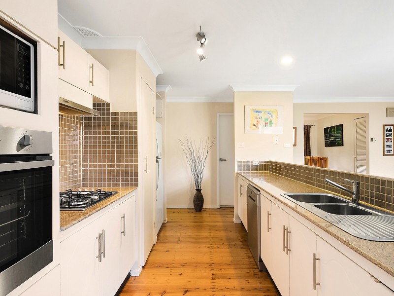 102 Henderson Road, Wentworth Falls NSW 2782